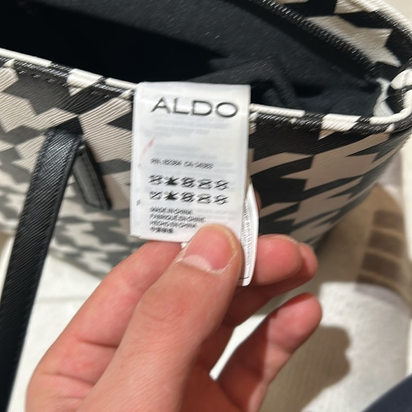 Aldo Handbag white and black for ladies 👜🇨🇦 very good condition 👍🏾 - Picture 5 of 5